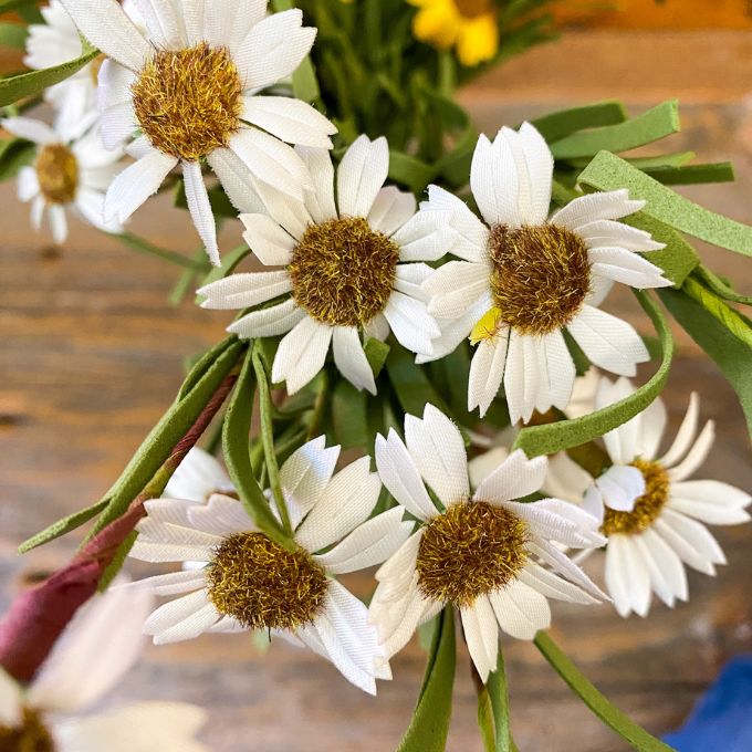 Mini Mountain Daisy Spray - Three Colours available at Quilted Cabin Home Decor.