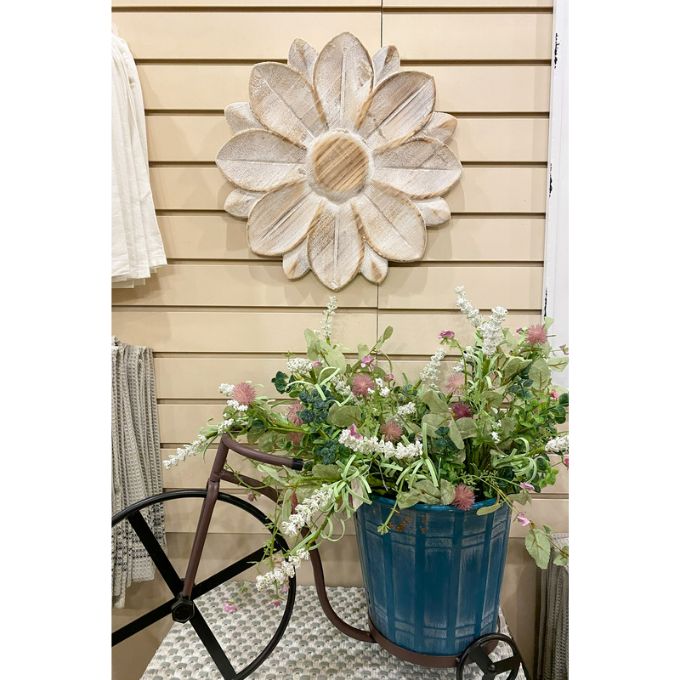 Wooden Wall Daisy - Two Colours available at Quilted Cabin Home Decor.