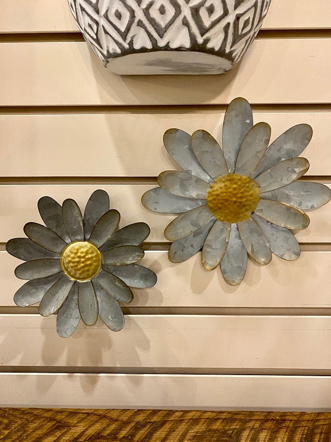 Round Galvanized Daisy - Two sizes available at quilted Cabin Home Decor.